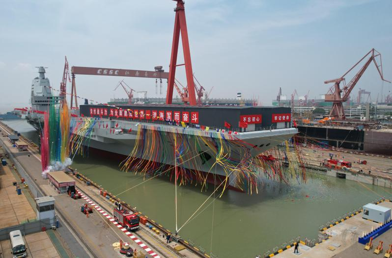 陸國防部證實：福建艦進行繫泊試驗