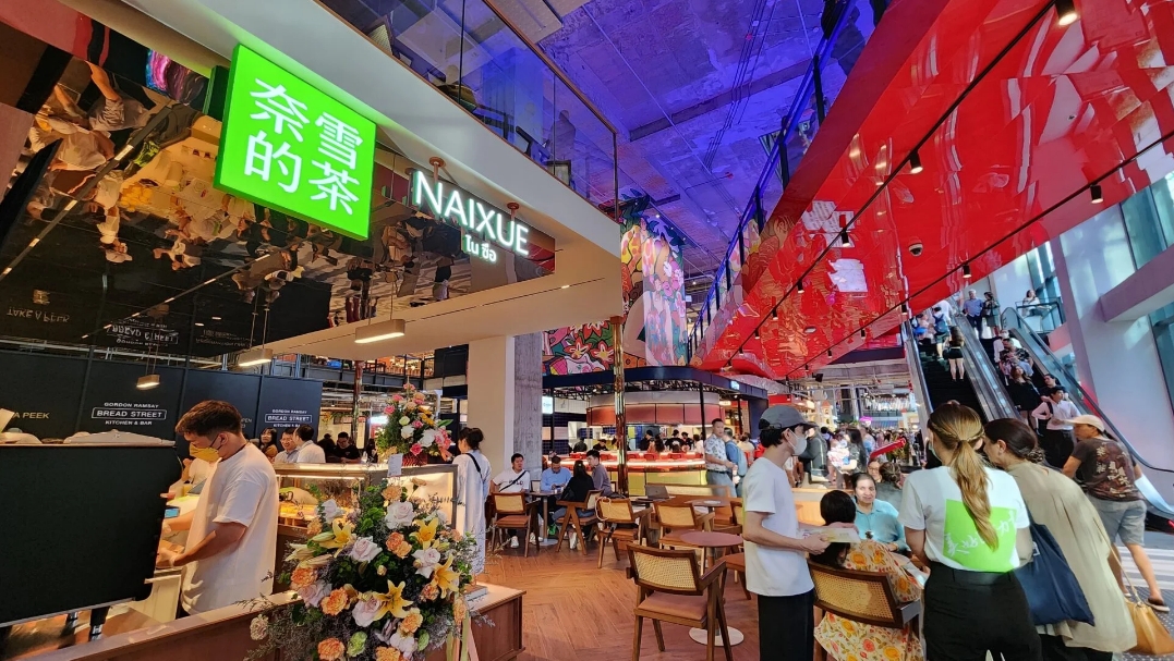 「奈雪的茶」泰國首家分店開業 大排長龍