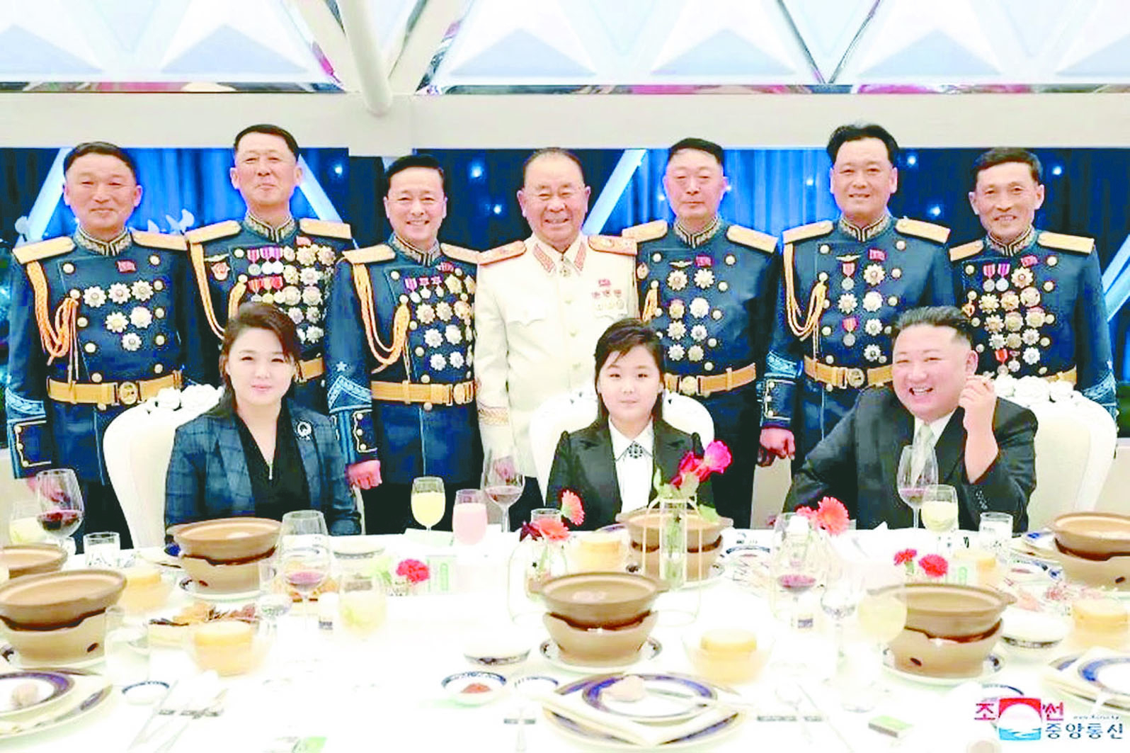 韓：金正恩攜女高調亮相 堅守世襲