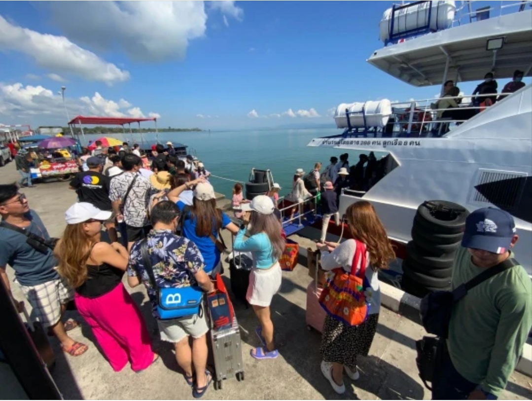 小長假 噠叻府3島觀光氣氛熱絡