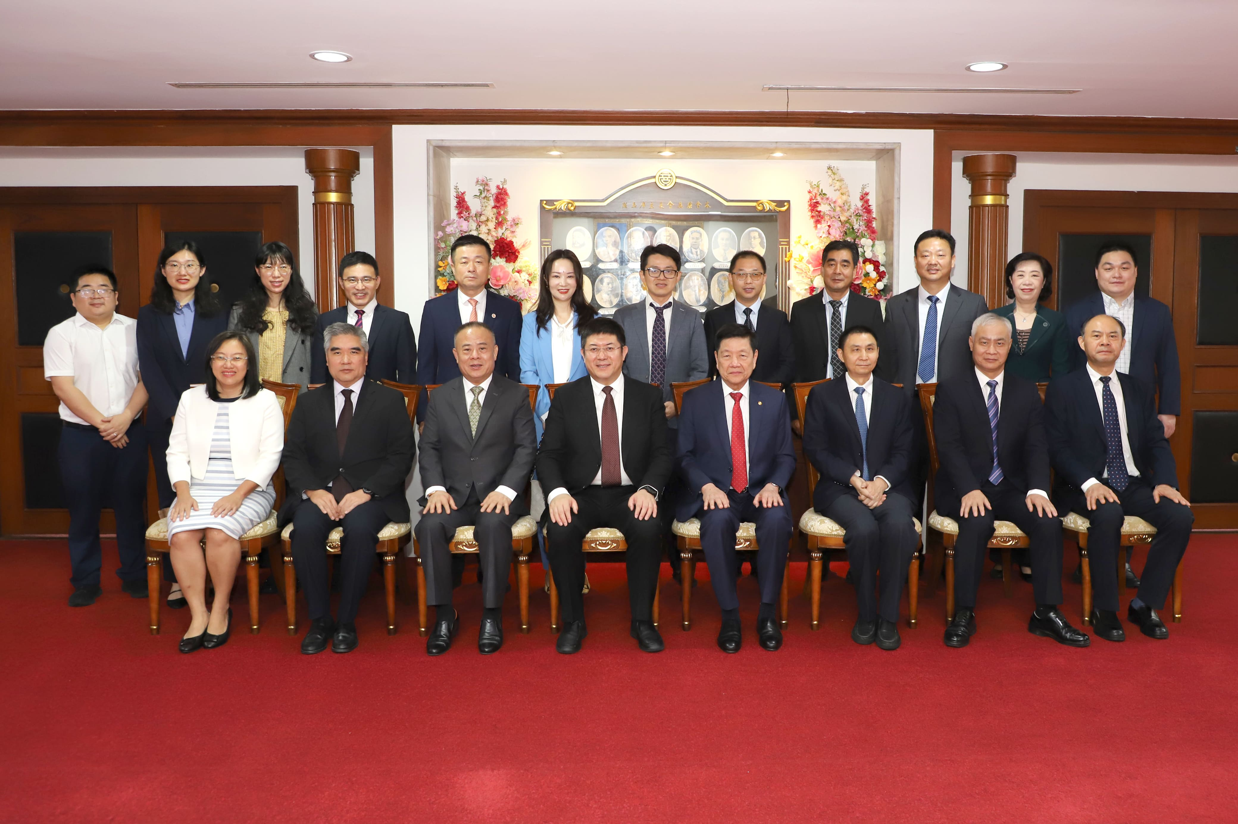 單向前副省長率安徽省經貿團訪問中總