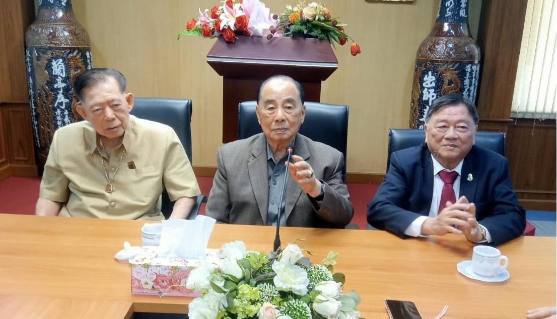 健康欠佳 馬文清辭中華贈醫所理事長