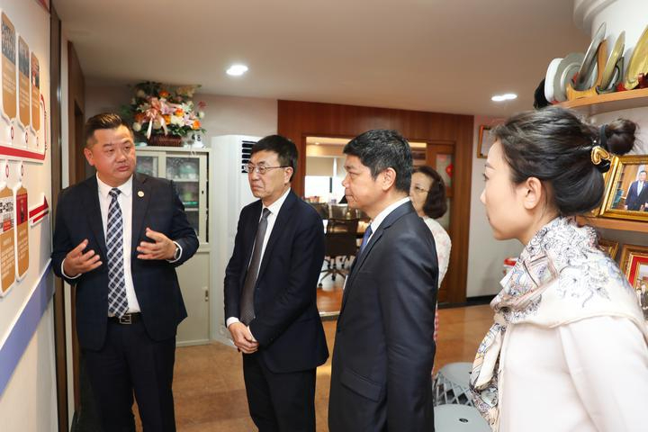 全國人大華僑委員會代表團訪青商會
