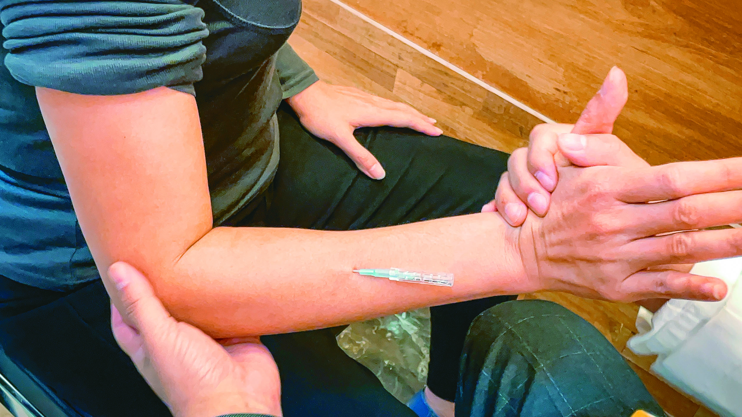 膝關節退化 治療後健步走 西醫+中醫小針刀 不再害怕爬樓梯 ...