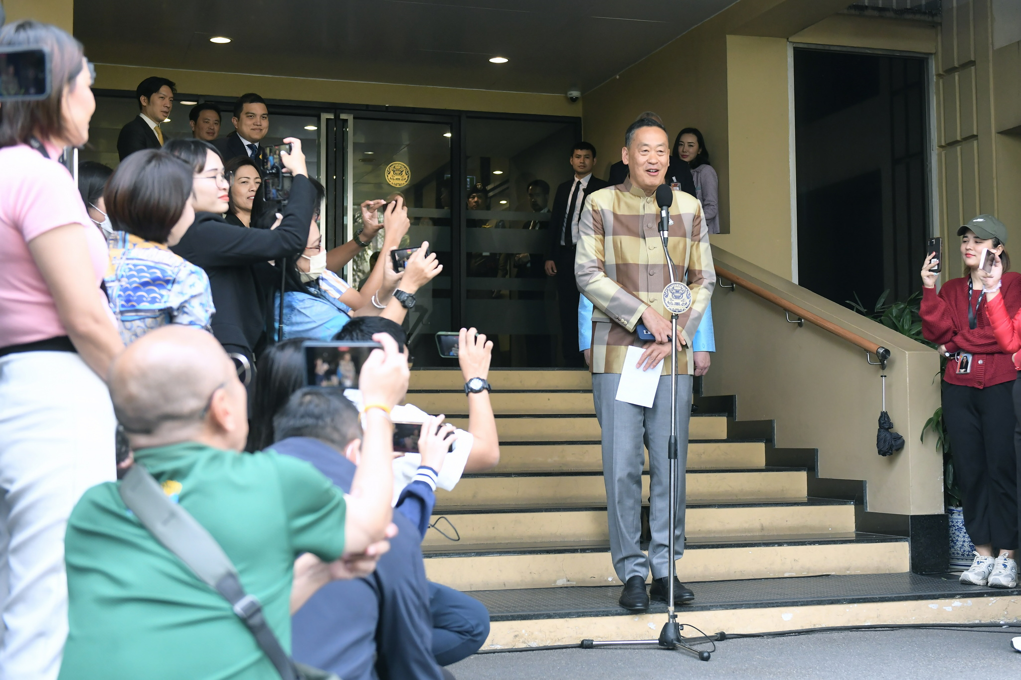 內閣批准新能源車進口減免關稅措施
