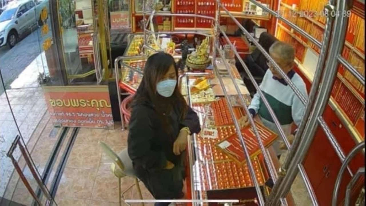 專挑老年業主下手 女子3天搶3家金店