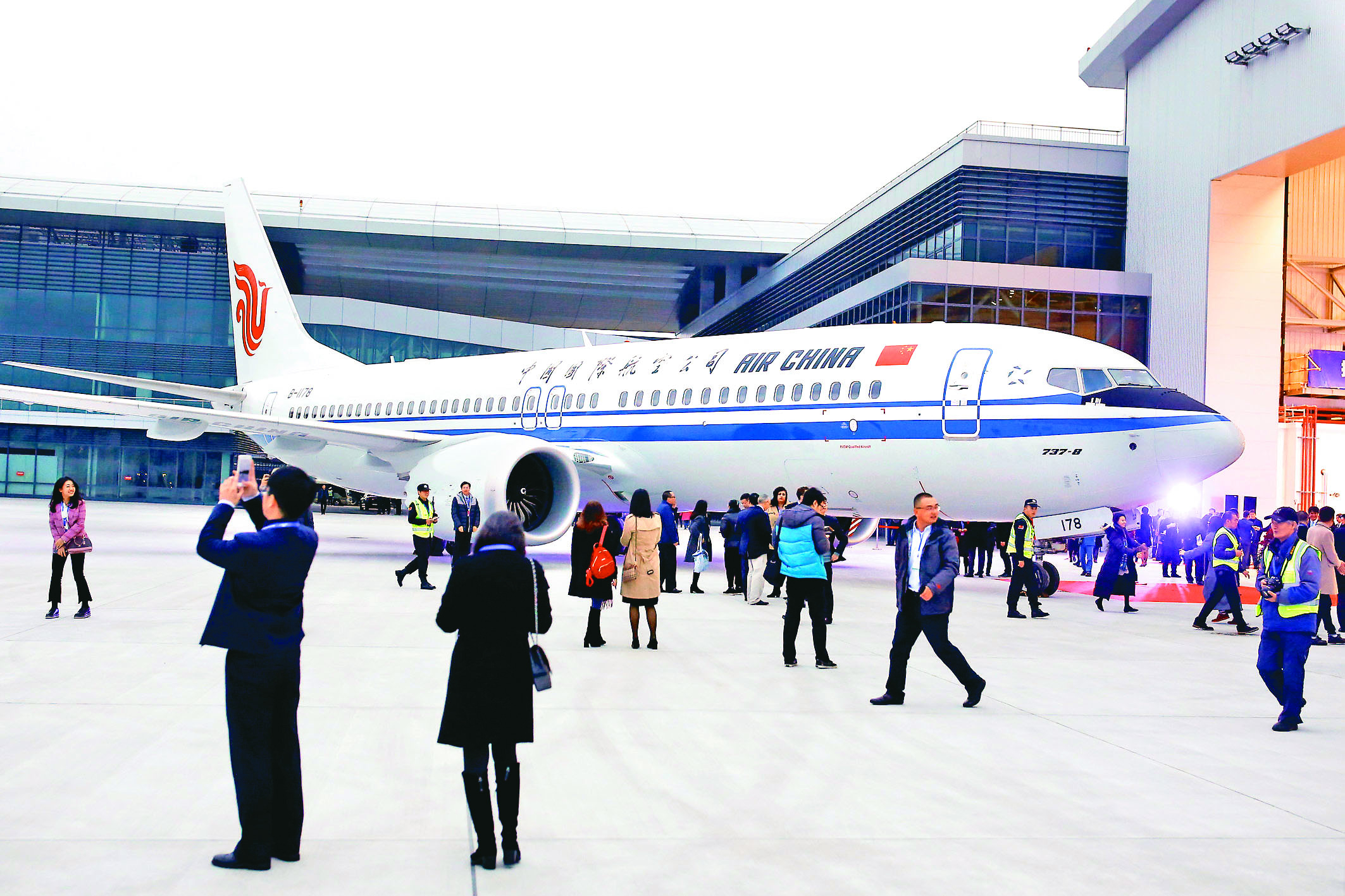 有隱患?  中擬再停飛波音機    737MAX去年底才在中復飛 阿航班機艙門脫落事件 北京當 ...