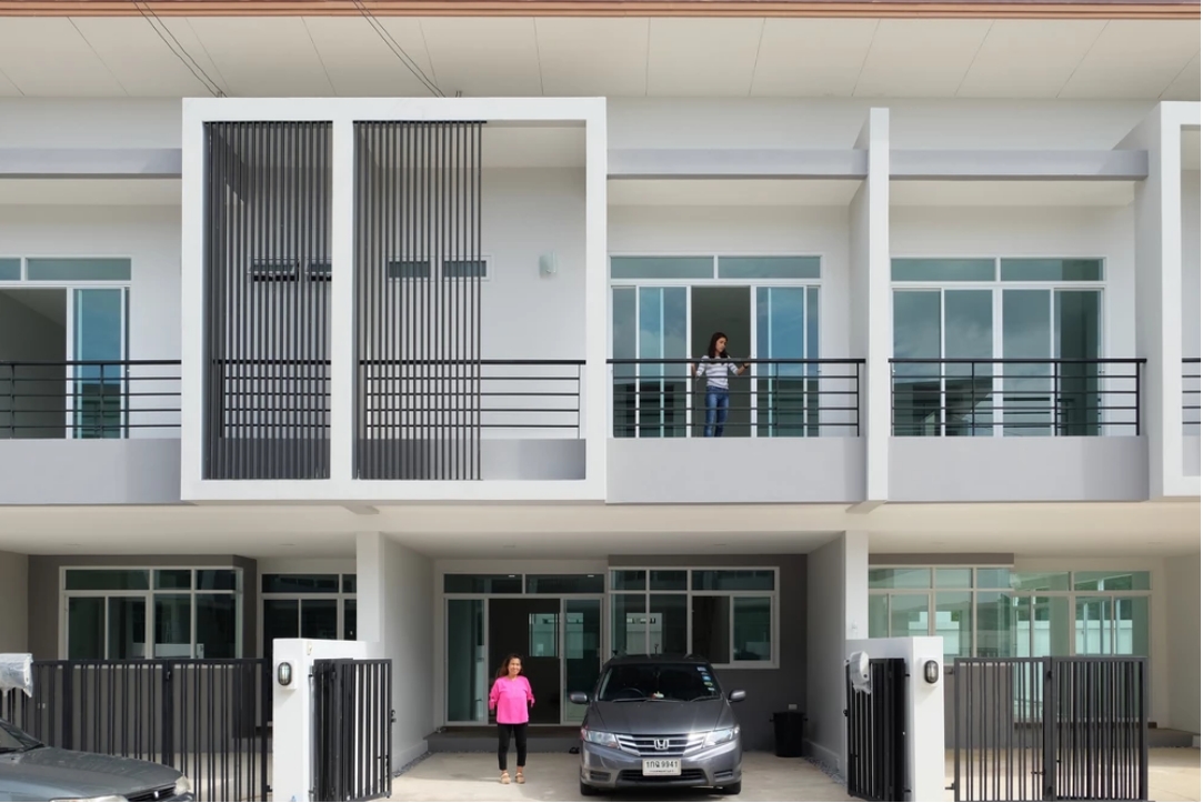 300萬銖住房的終結：泰國人無法獲得貸款 收入低無權買房？