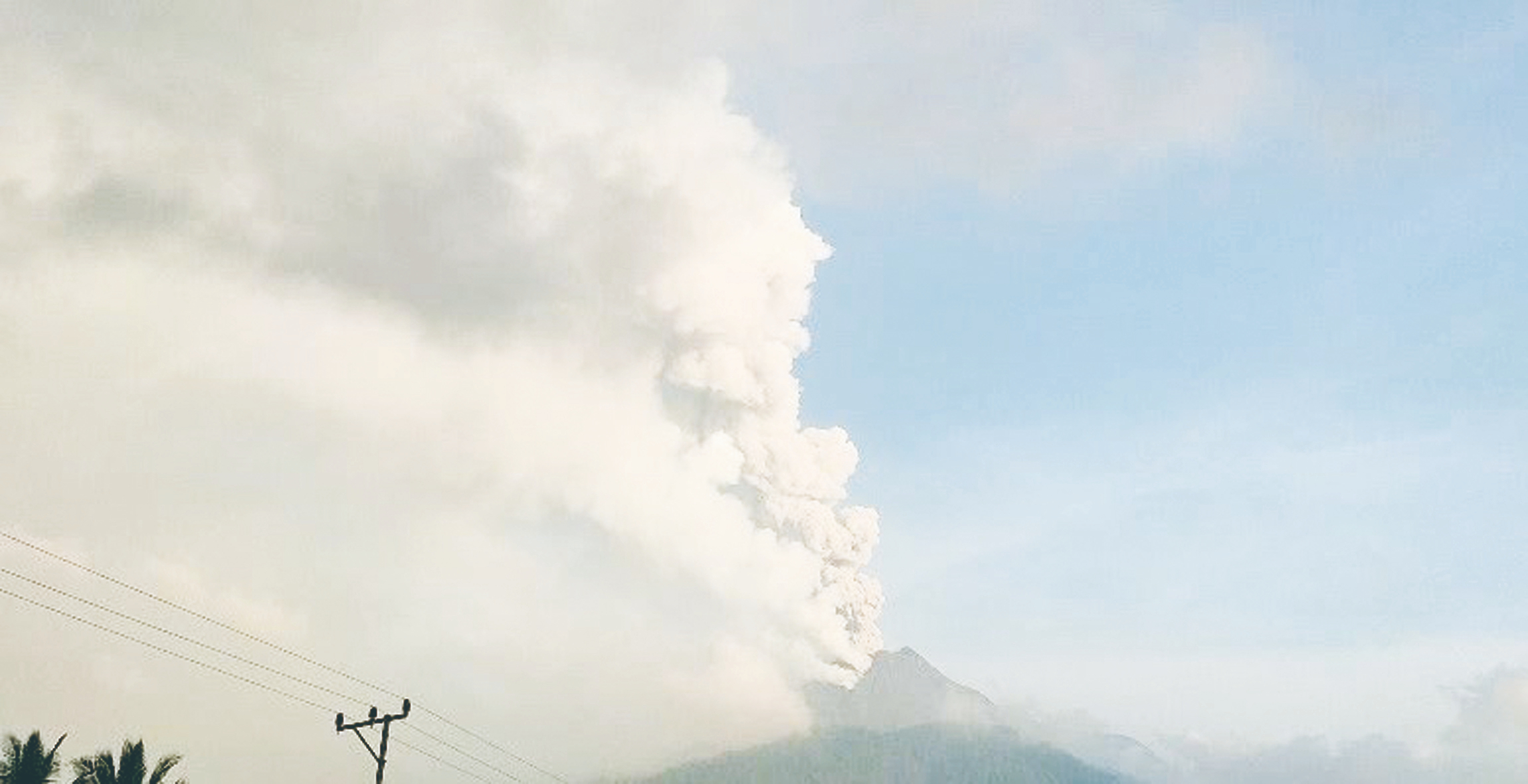 勒沃托比火山再噴發 印尼發最高警戒