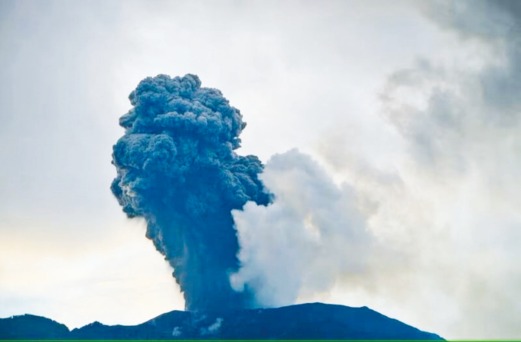 印尼馬拉畢火山又噴 上月爆發逾20死