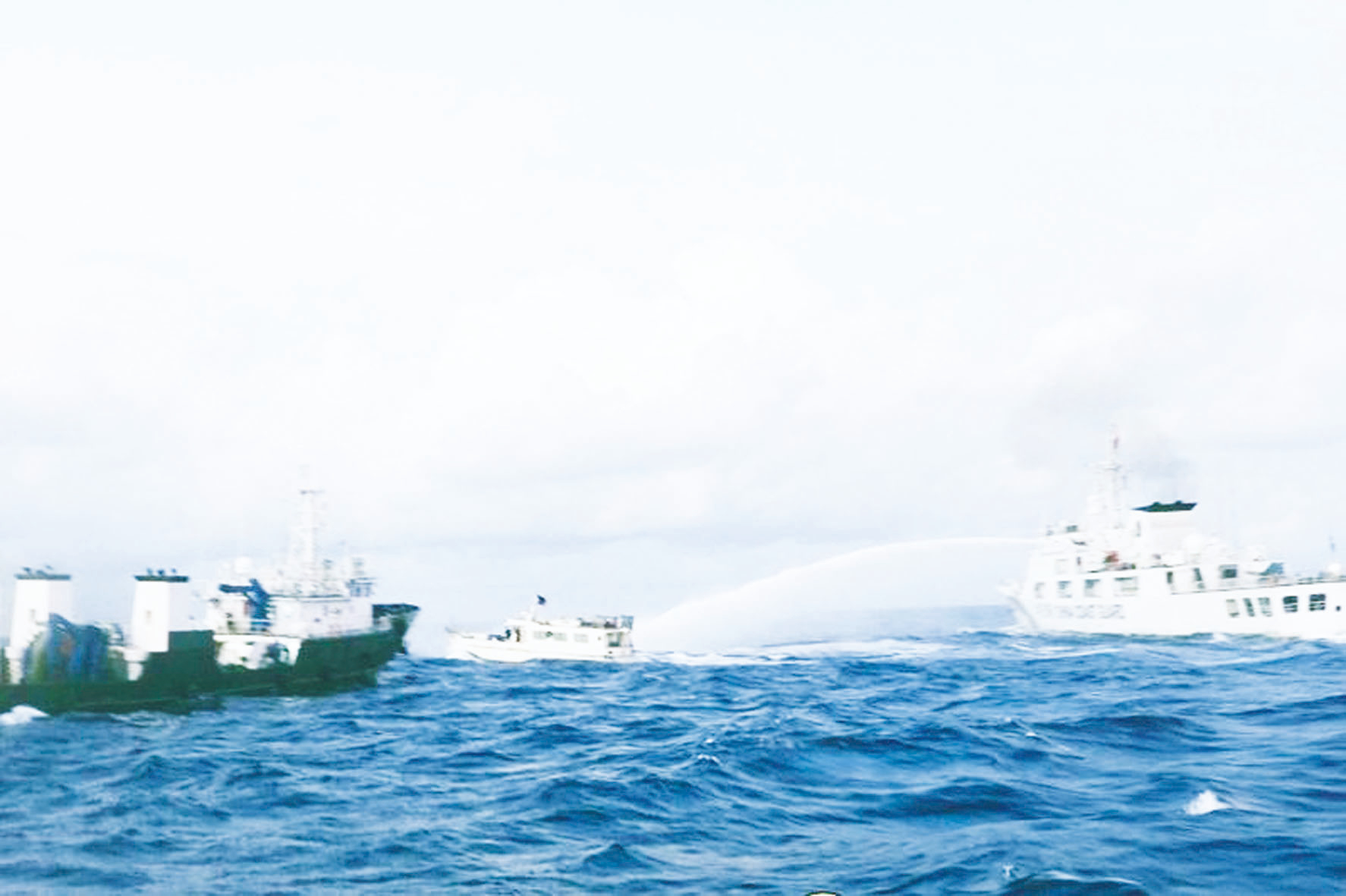 與中角力 菲擴大開發南海9島礁