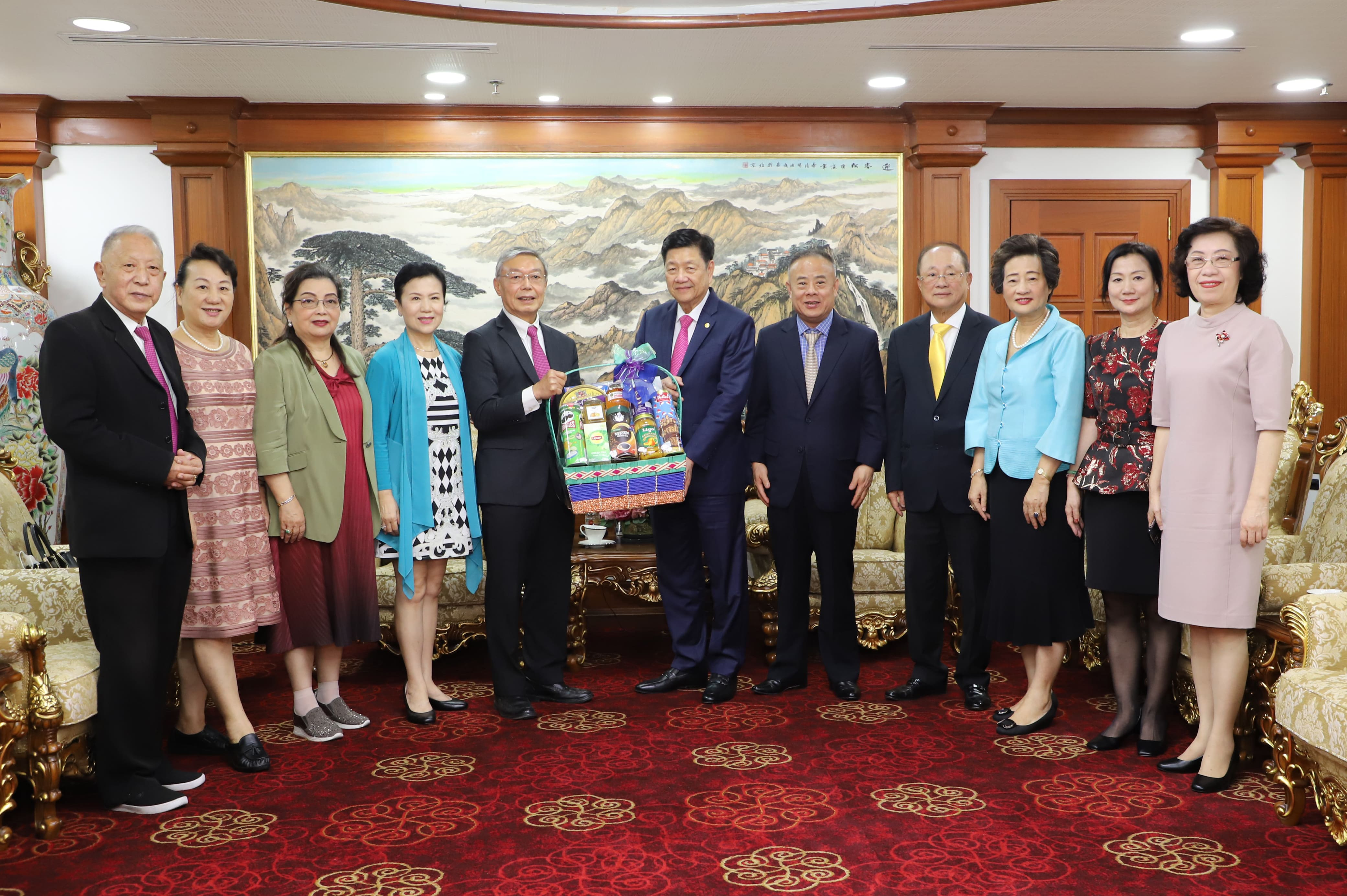 浙江商會、上海商會、溫州商會代表團向中總領導拜年