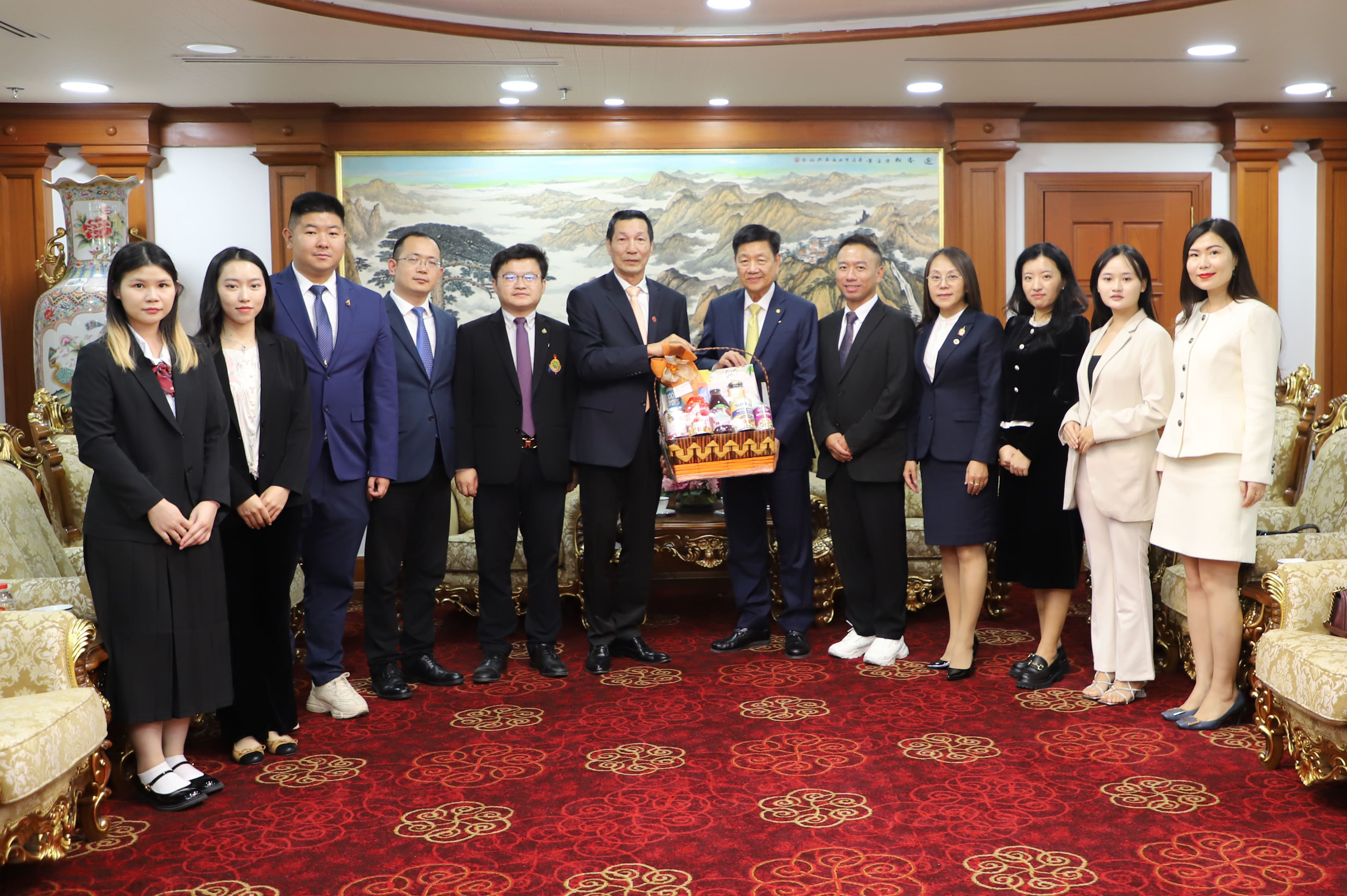 泰中僑商聯合會向中總林楚欽主席拜年