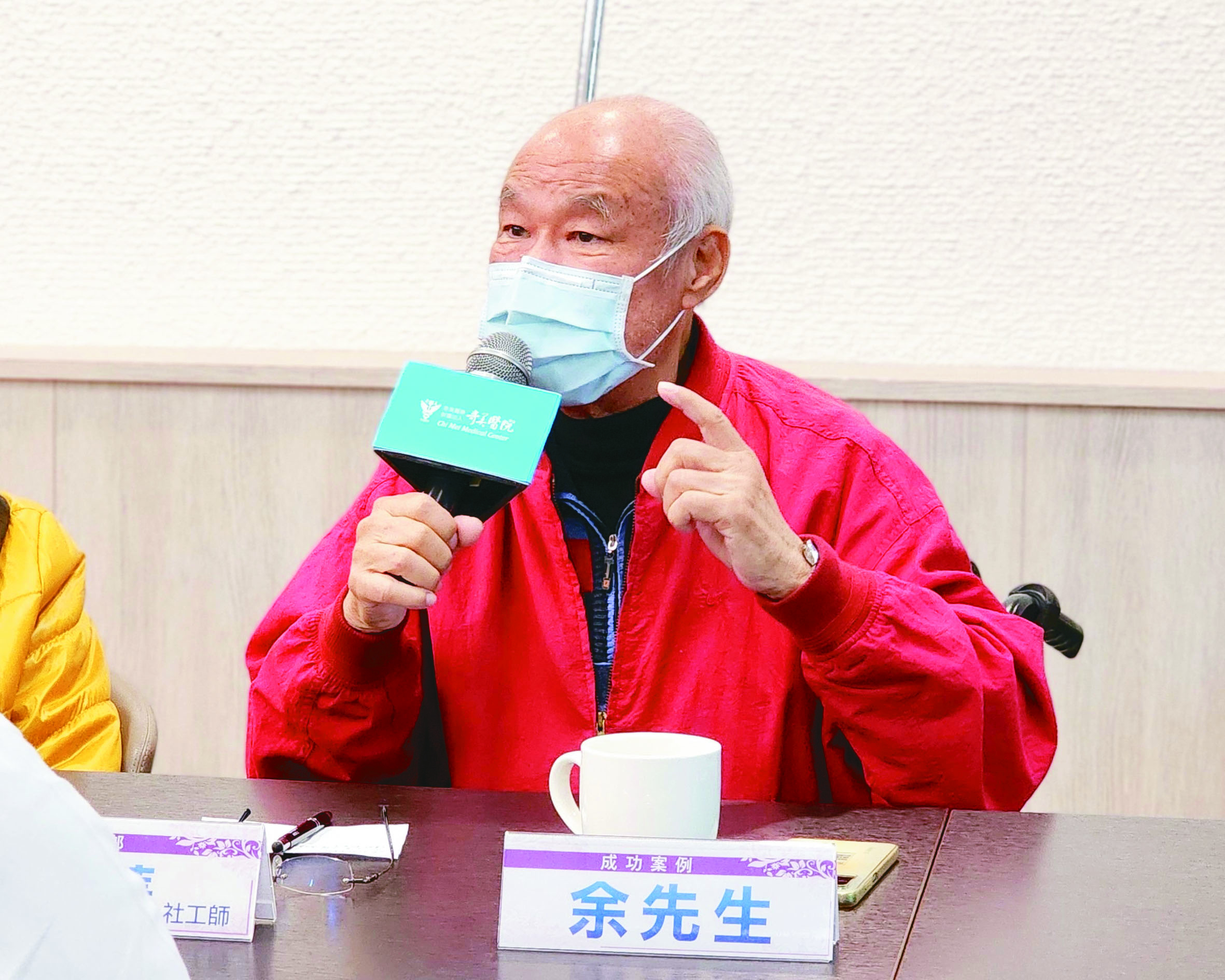 77歲翁喊到處螞蟻 原來是術後譫妄