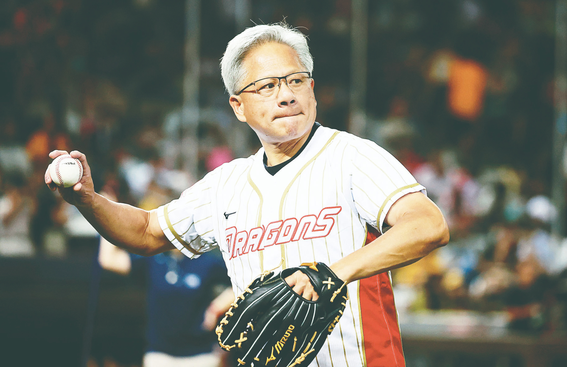 黃仁勳中職開球:台鏈是珍貴夥伴