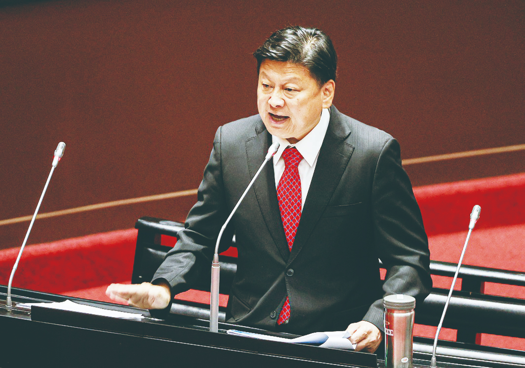 立院審覆議案 立委卓揆火藥味十足