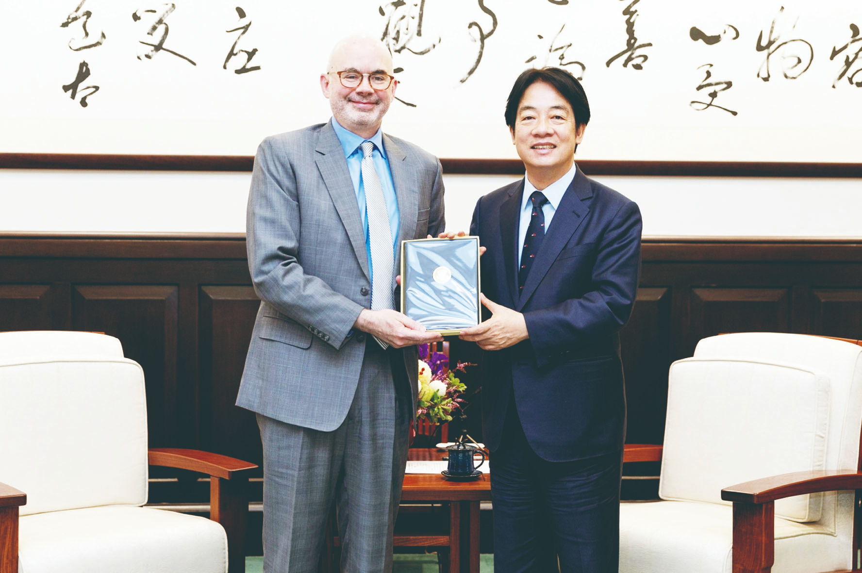AIT新處長 重申三公報與一中政策