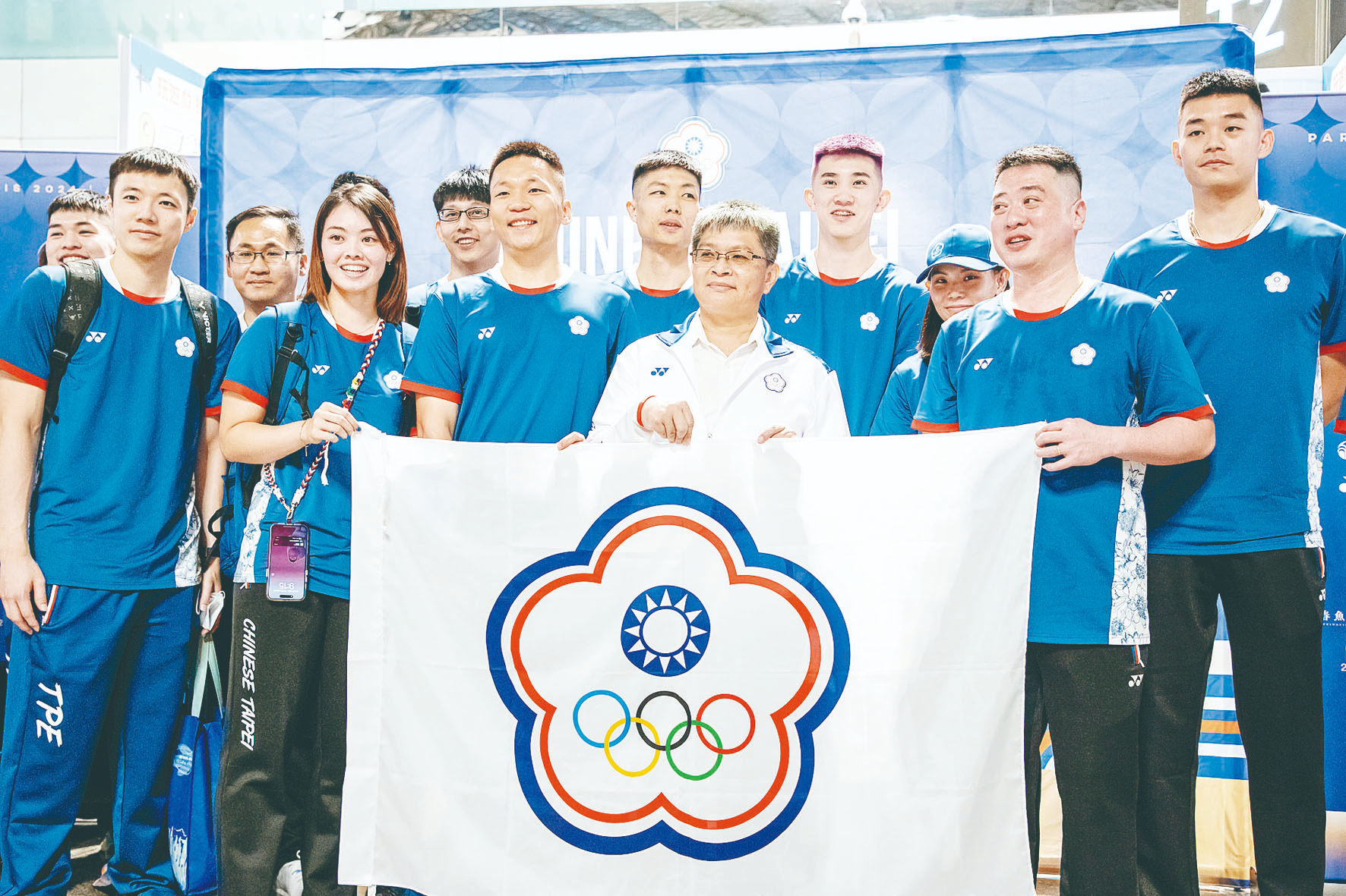 奧運開幕式 戴資穎、孫振共同掌旗