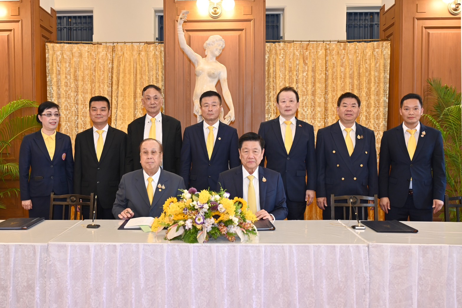 十世皇陛下聖壽 舉國歡騰 萬民崇頌