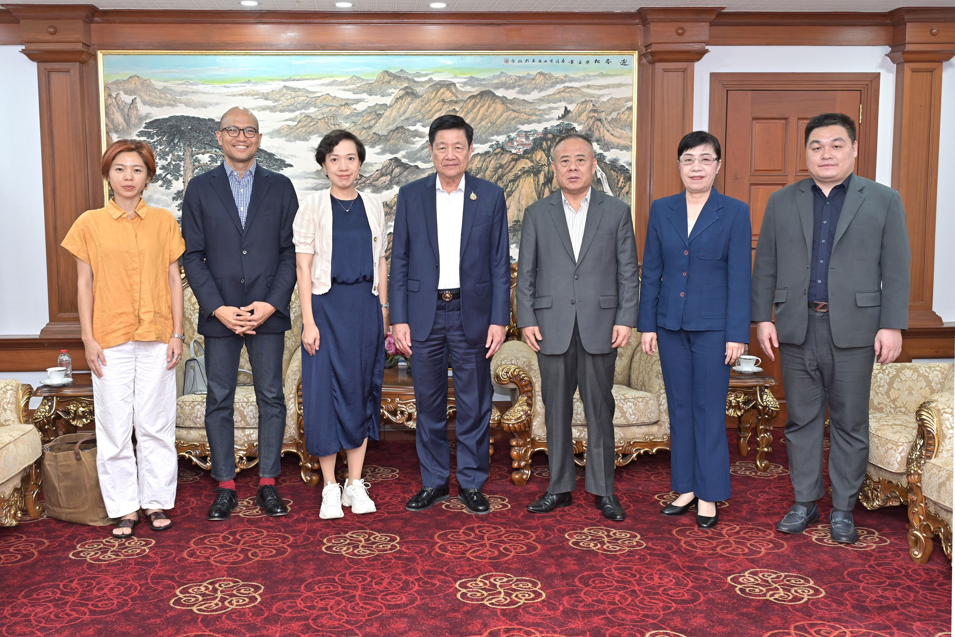 中國移動泰國公司總經理率團訪問中總