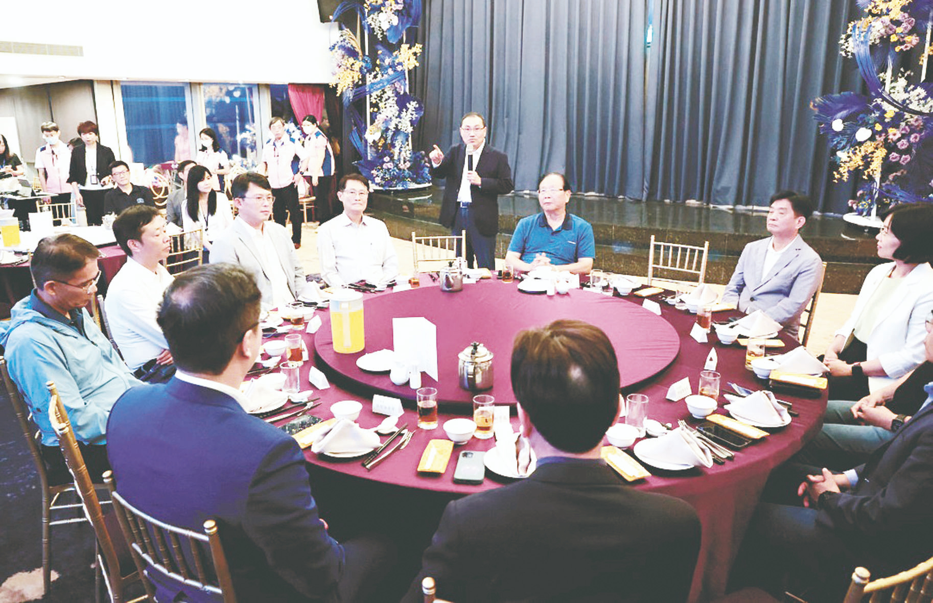侯友宜宴立委 2026選戰提前過招