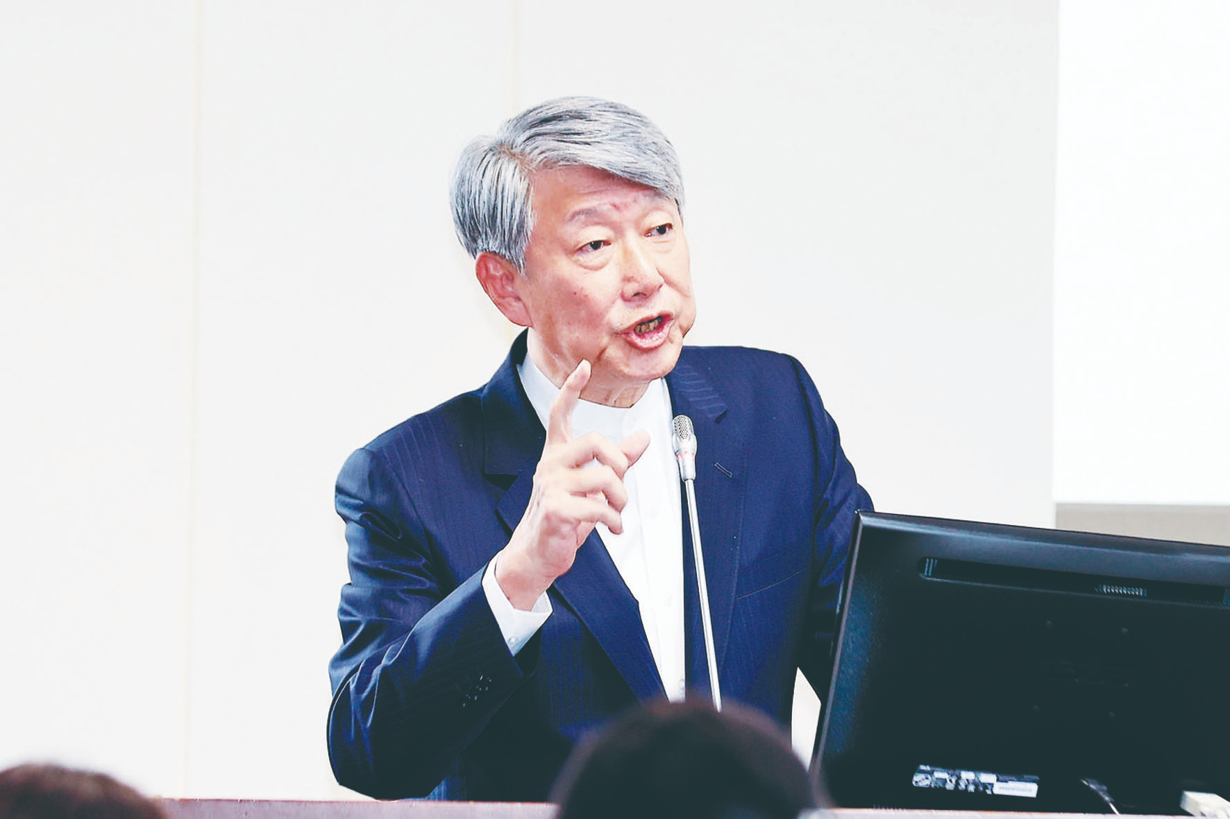 提海外種電 經長道歉:說太快