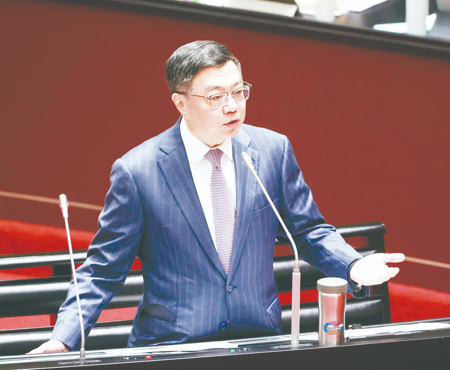 川普若勝 卓揆:國防不排擠其他預算